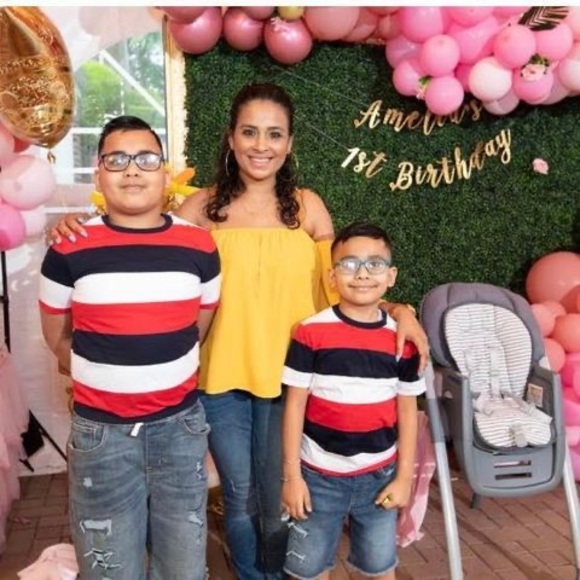 Meet your Posher, Cindy - Picture 1 of 5